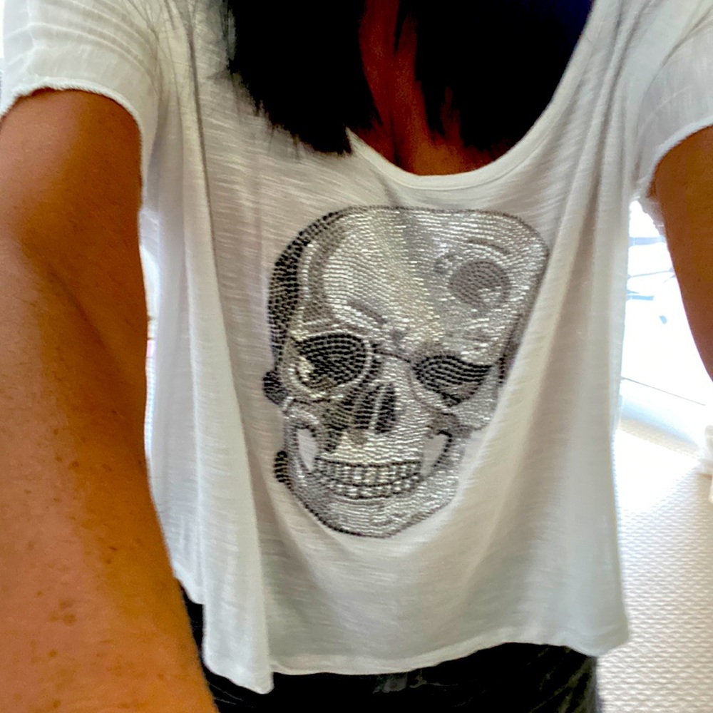 KINGS OF COLE GOTHIC GLAM SKULL T SHIRT SIZE SMALL BUT CAN FIT MED!